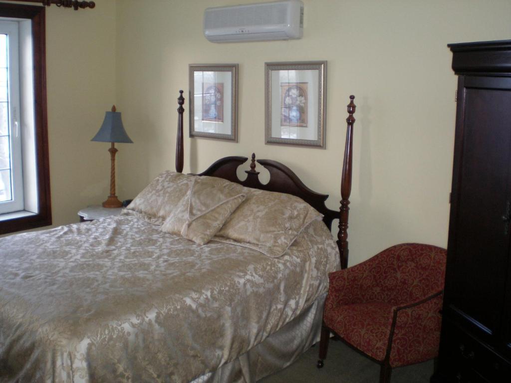 Spanish Bay Inn, Canada Sydney Room photo