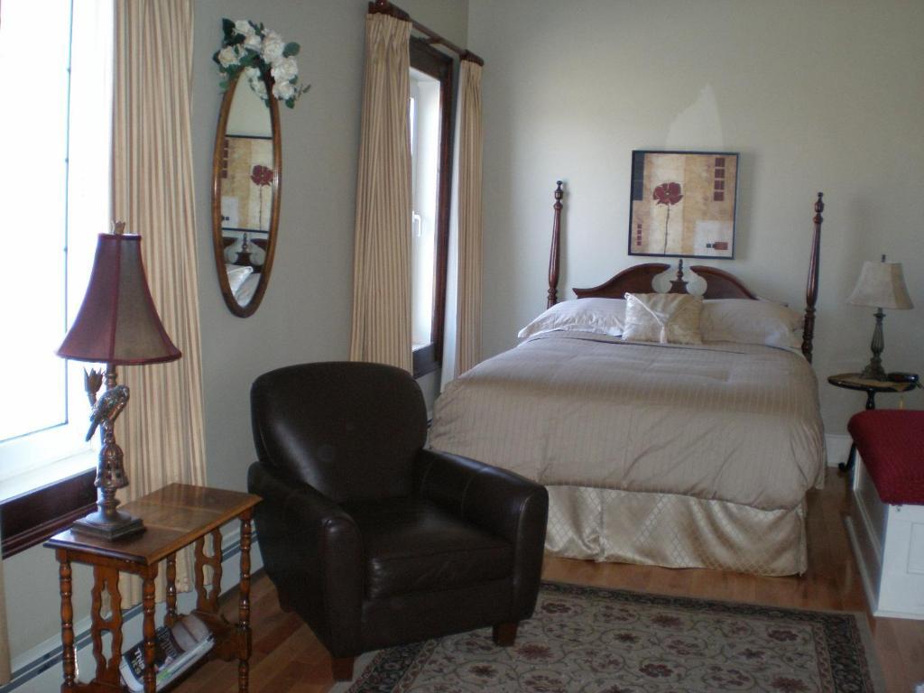 Spanish Bay Inn, Canada Sydney Room photo