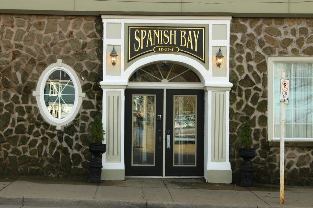 Spanish Bay Inn, Canada Sydney Exterior photo